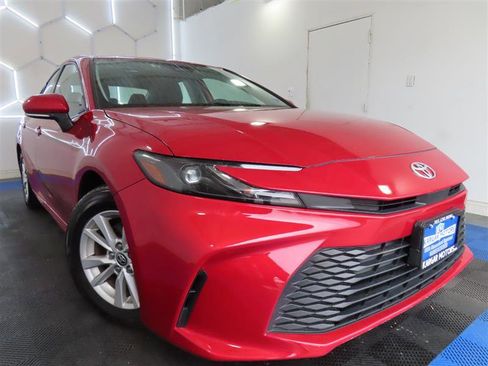 Used 2025 Toyota Camry LE FWD image 3