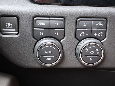 Used 2024 Chevrolet Silverado 1500 ZR2 AWD/4WD image 17