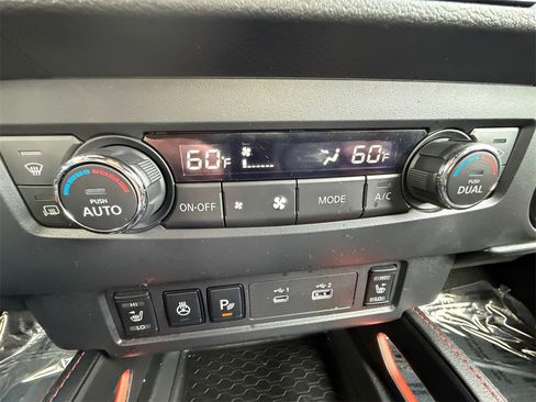 Used 2024 Nissan Frontier PRO-4X w/ Pro Convenience Package image 25