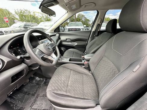 Used 2021 Nissan Kicks SV FWD image 10