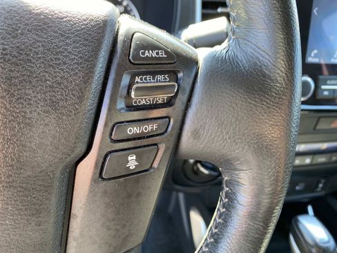 Used 2022 Nissan Frontier SV AWD/4WD image 17