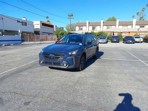 Used 2023 Subaru Outback Onyx Edition image 3
