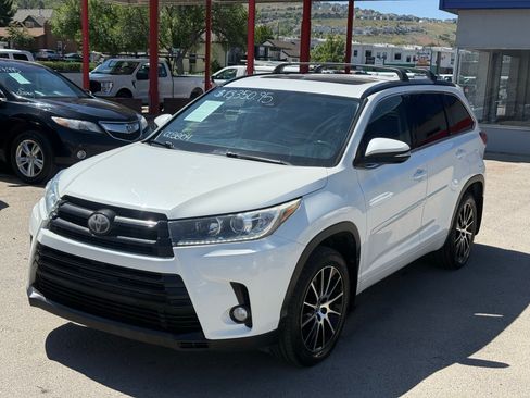 Used 2017 Toyota Highlander SE AWD/4WD image 8