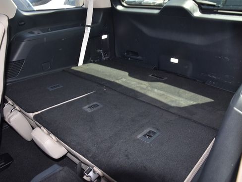 Used 2024 Ford Expedition XLT RWD image 11