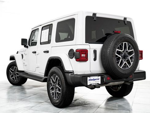 Used 2024 Jeep Wrangler Unlimited Sahara AWD/4WD image 5