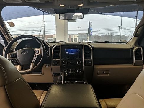Used 2017 Ford F150 Lariat w/ Equipment Group 502A Luxury AWD/4WD image 17