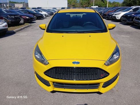 Used 2018 Ford Focus ST FWD image 3