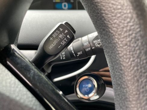 Used 2022 Toyota Prius LE FWD image 61