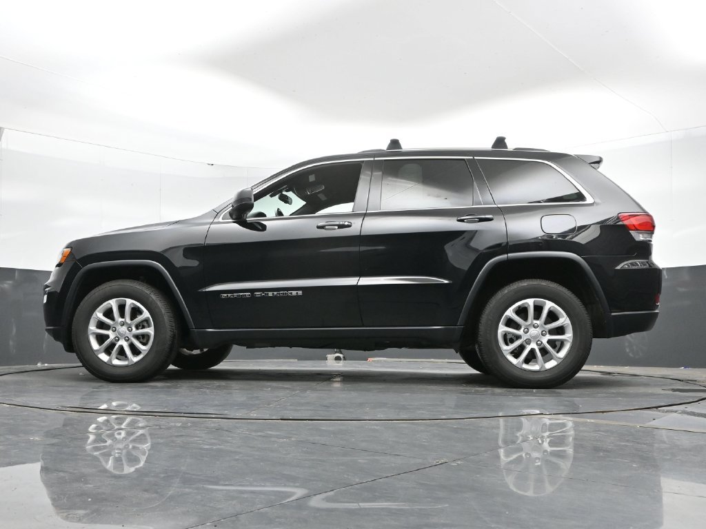 Used 2021 Jeep Grand Cherokee Laredo AWD/4WD image 45