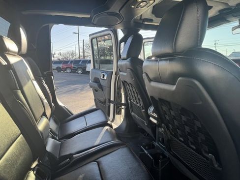 Used 2020 Jeep Gladiator Rubicon image 10