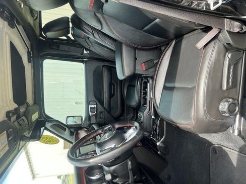Used 2022 Jeep Gladiator Rubicon w/ Cold Weather Group AWD/4WD image 15