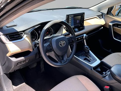 Used 2021 Toyota RAV4 XLE FWD image 17