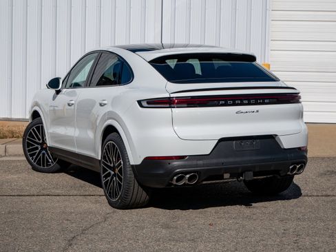 New 2026 Porsche Cayenne S image 3