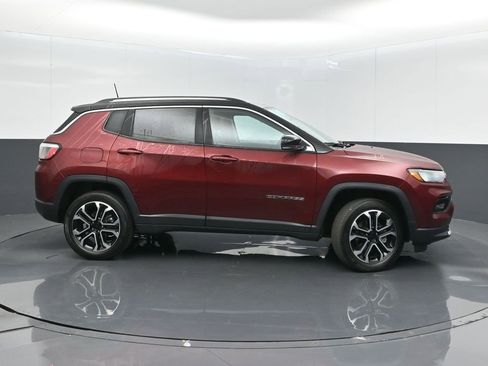 Certified 2022 Jeep Compass Limited image 8