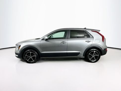 Used 2025 Kia Niro LX FWD image 4