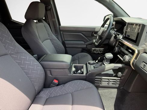 Certified 2026 Toyota Tacoma SR5 AWD/4WD image 27