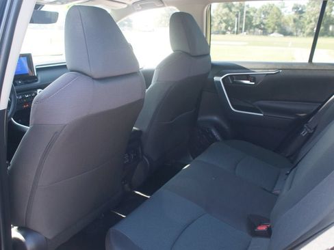 Used 2025 Toyota RAV4 XLE AWD/4WD image 14
