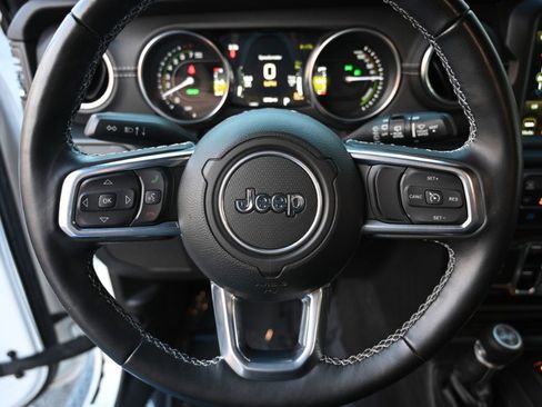 Used 2022 Jeep Wrangler Unlimited Sahara w/ Cold Weather Group image 26