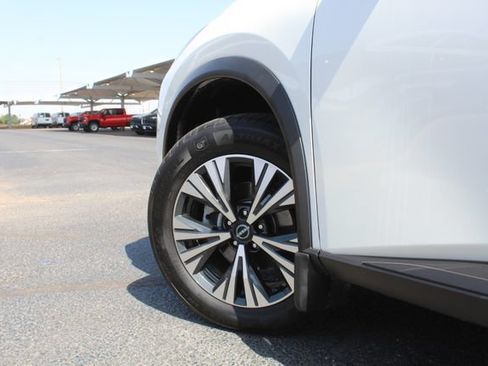 Used 2023 Nissan Rogue SV w/ SV Premium B Package AWD/4WD image 12
