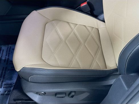 Certified 2024 Volkswagen Atlas Cross Sport SE w/ Panoramic Sunroof Package AWD/4WD image 12