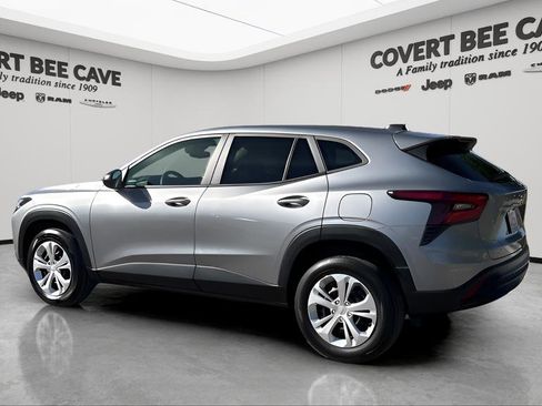 Used 2024 Chevrolet Trax LS w/ Driver Confidence Package image 6