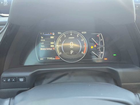 Used 2025 Lexus ES 350 w/ Premium Package image 26