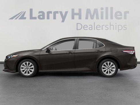 Certified 2019 Toyota Camry LE image 3