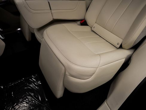 Used 2024 Land Rover Range Rover SV image 41