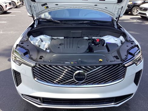 Used 2026 Volvo XC90 B5 Core w/ Protection Package Premier image 36