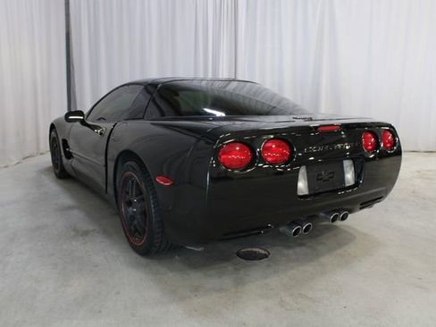 Used 2000 Chevrolet Corvette Coupe w/ Memory Pkg RWD image 19