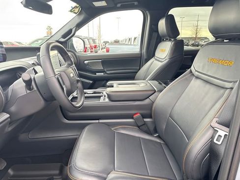 Used 2025 Ford Expedition Tremor image 9