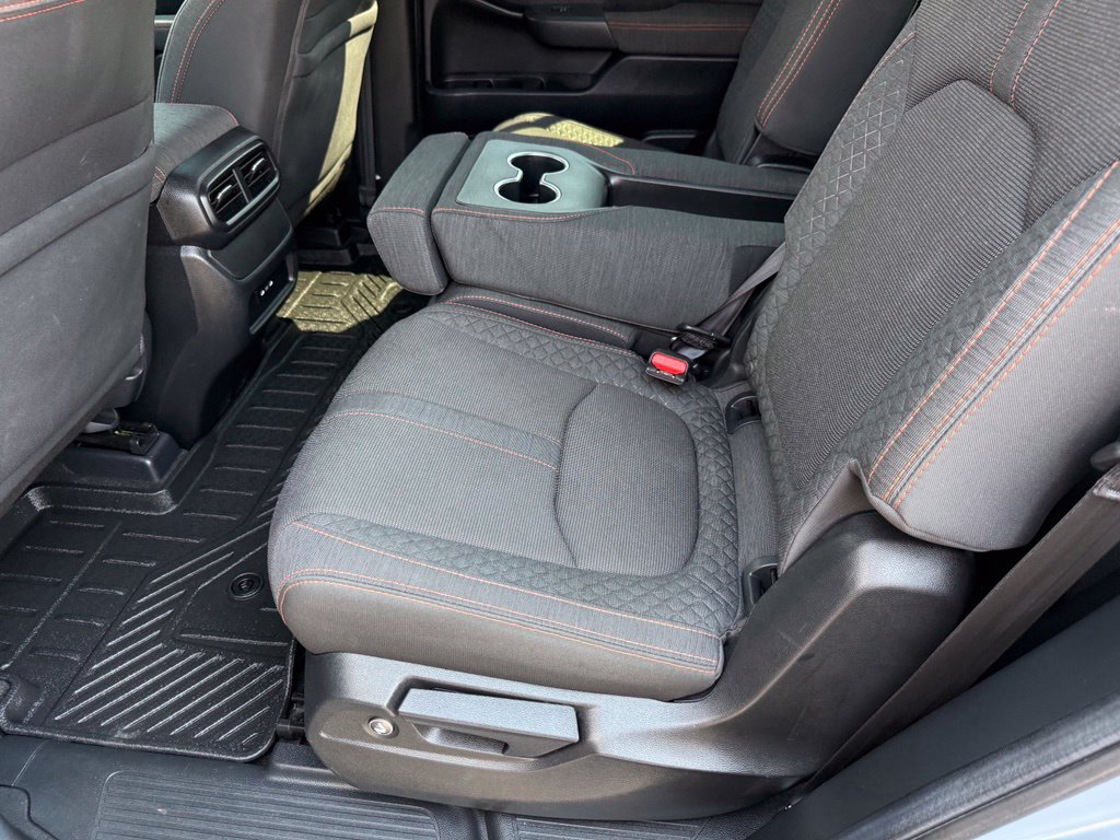 Used 2025 Honda Pilot Sport image 17