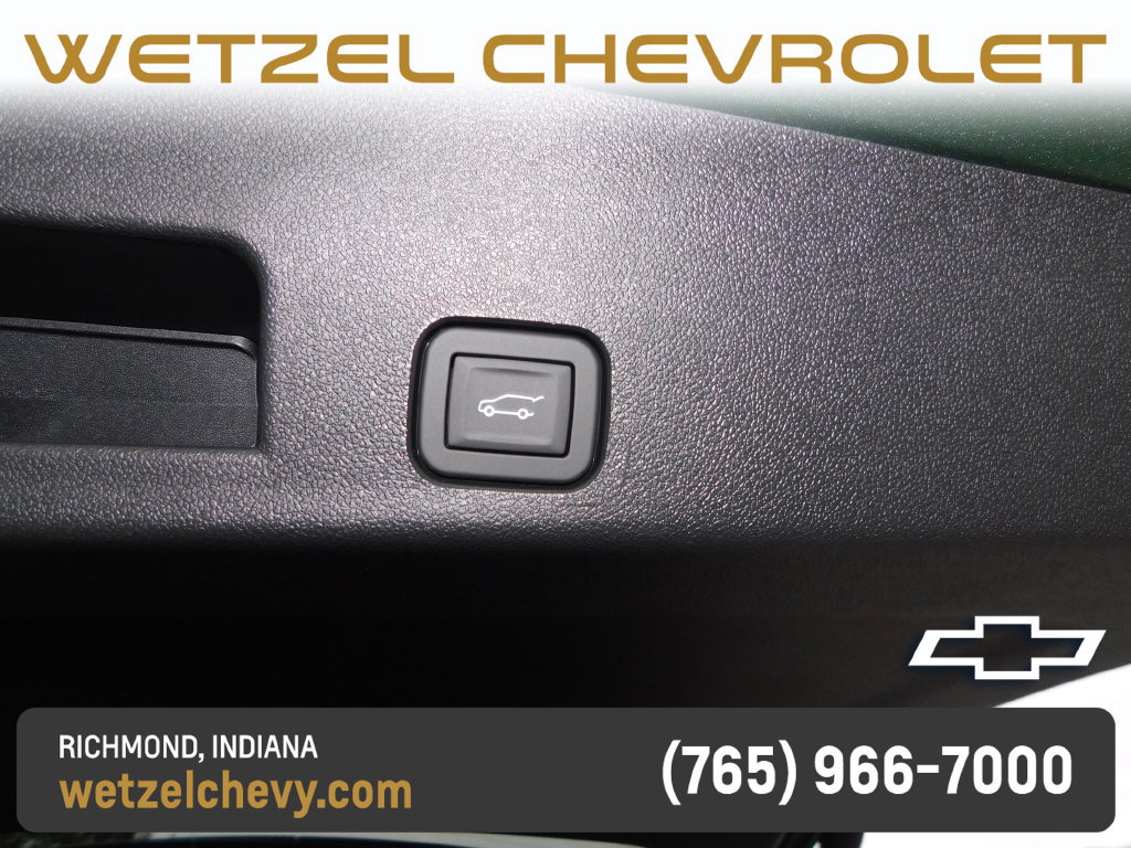 New 2027 Chevrolet Traverse RS w/ LPO, Floor Liner Package FWD image 24