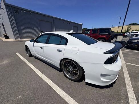 Used 2020 Dodge Charger Scat Pack RWD image 3