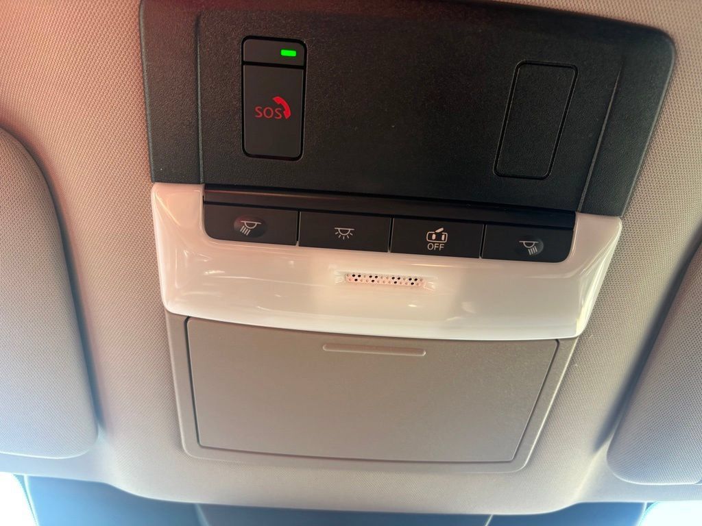 Used 2025 Nissan Pathfinder SV AWD/4WD image 40