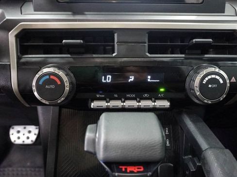 Used 2025 Toyota Tacoma Limited AWD/4WD image 16