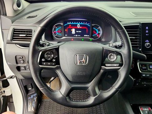 Used 2021 Honda Pilot Touring image 14