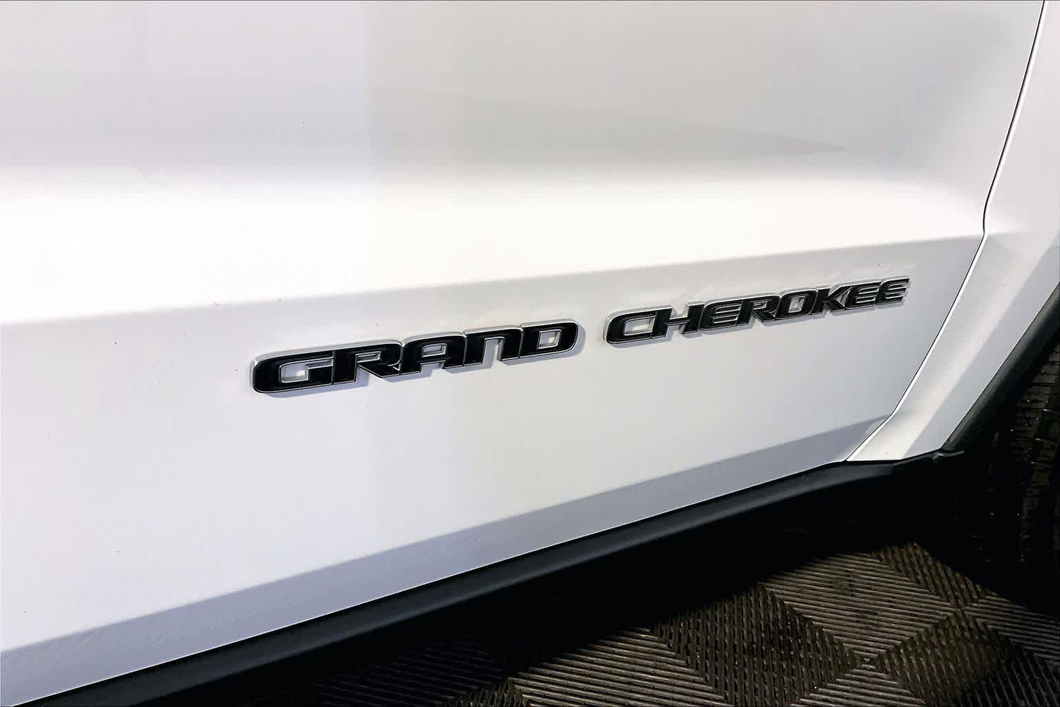 Used 2019 Jeep Grand Cherokee Limited w/ Luxury Group II AWD/4WD image 10