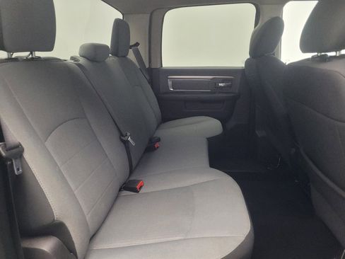 Used 2021 RAM 1500 Classic SLT image 19