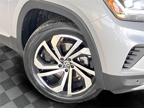Used 2022 Volkswagen Atlas Cross Sport SEL image 26