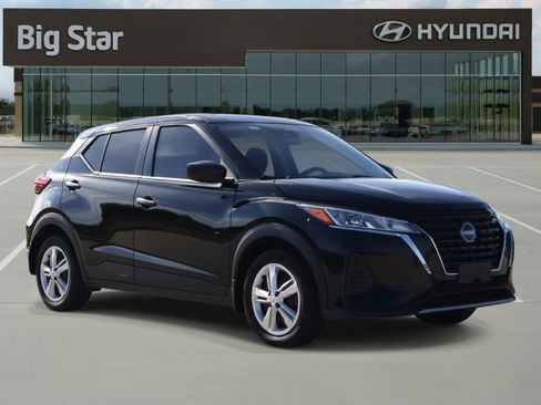 Used 2022 Nissan Kicks S image 6