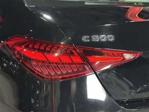 Used 2022 Mercedes-Benz C 300 4MATIC Sedan image 12