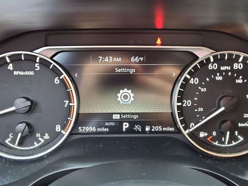 Used 2024 Nissan Rogue SV image 38