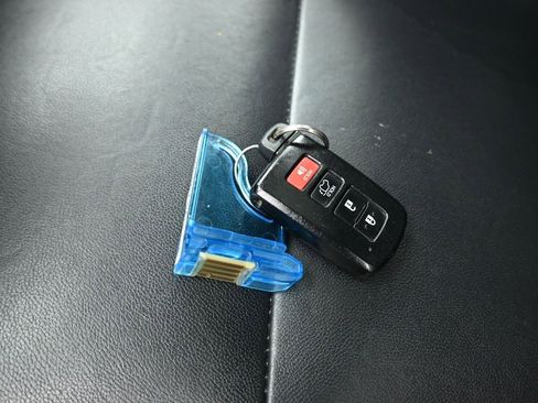 Used 2019 Toyota Highlander XLE image 69