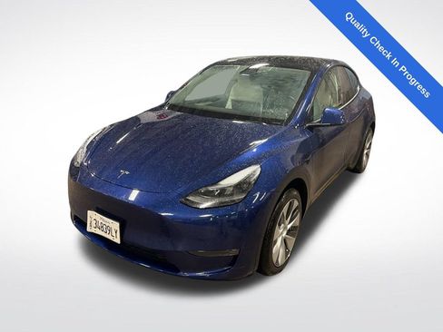 Used 2023 Tesla Model Y Long Range AWD/4WD image 1