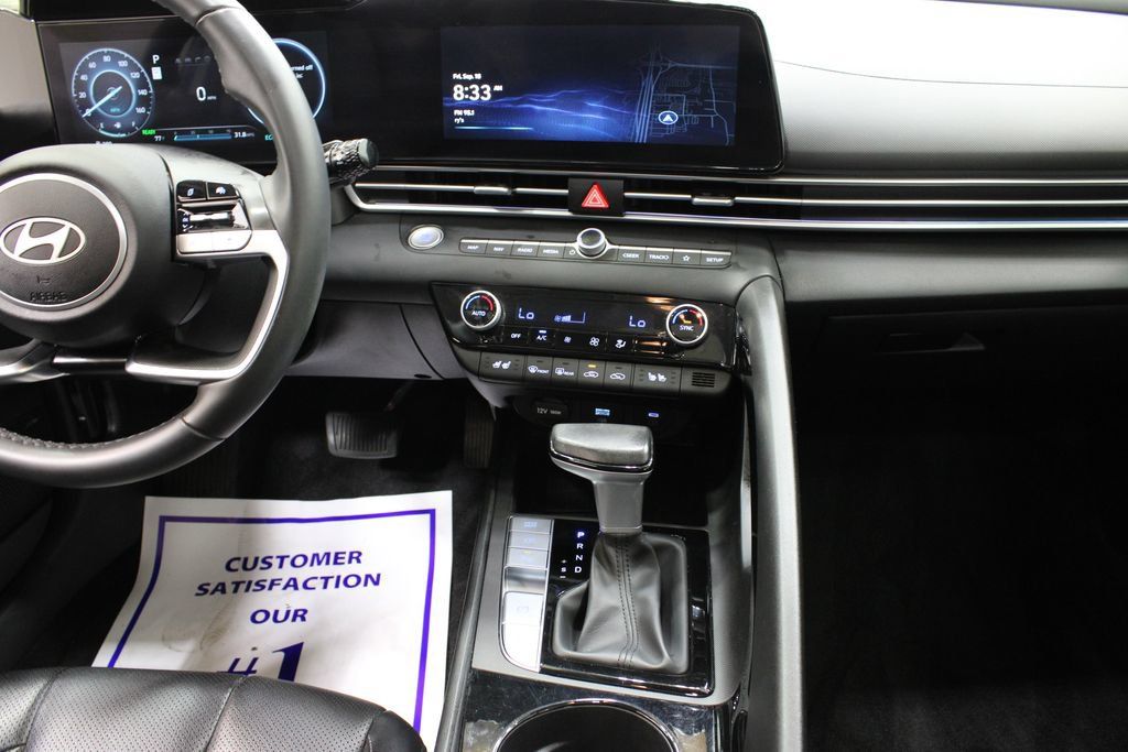 Used 2024 Hyundai Elantra Limited FWD image 23