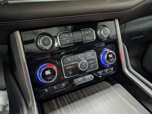 Used 2023 GMC Yukon Denali w/ Advanced Technology Package image 27