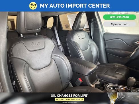 Used 2019 Jeep Cherokee Limited AWD/4WD image 29