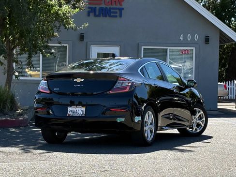 Used 2017 Chevrolet Volt Premier w/ Driver Confidence II Package FWD image 5