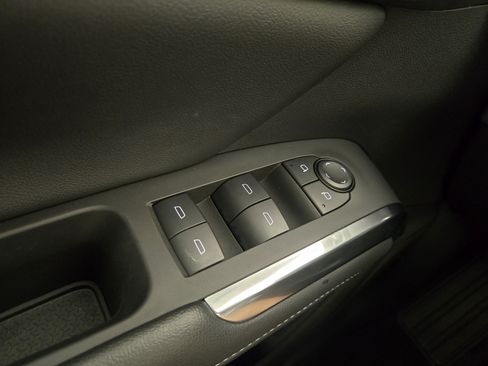Used 2024 Chevrolet Traverse LS FWD image 32